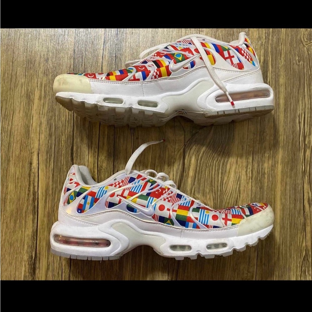 Nike Multicolor Flag Athletic Shoes Sz 11